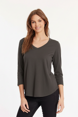 3/4 Sleeve V-Neck Tee w/ Curve Hem