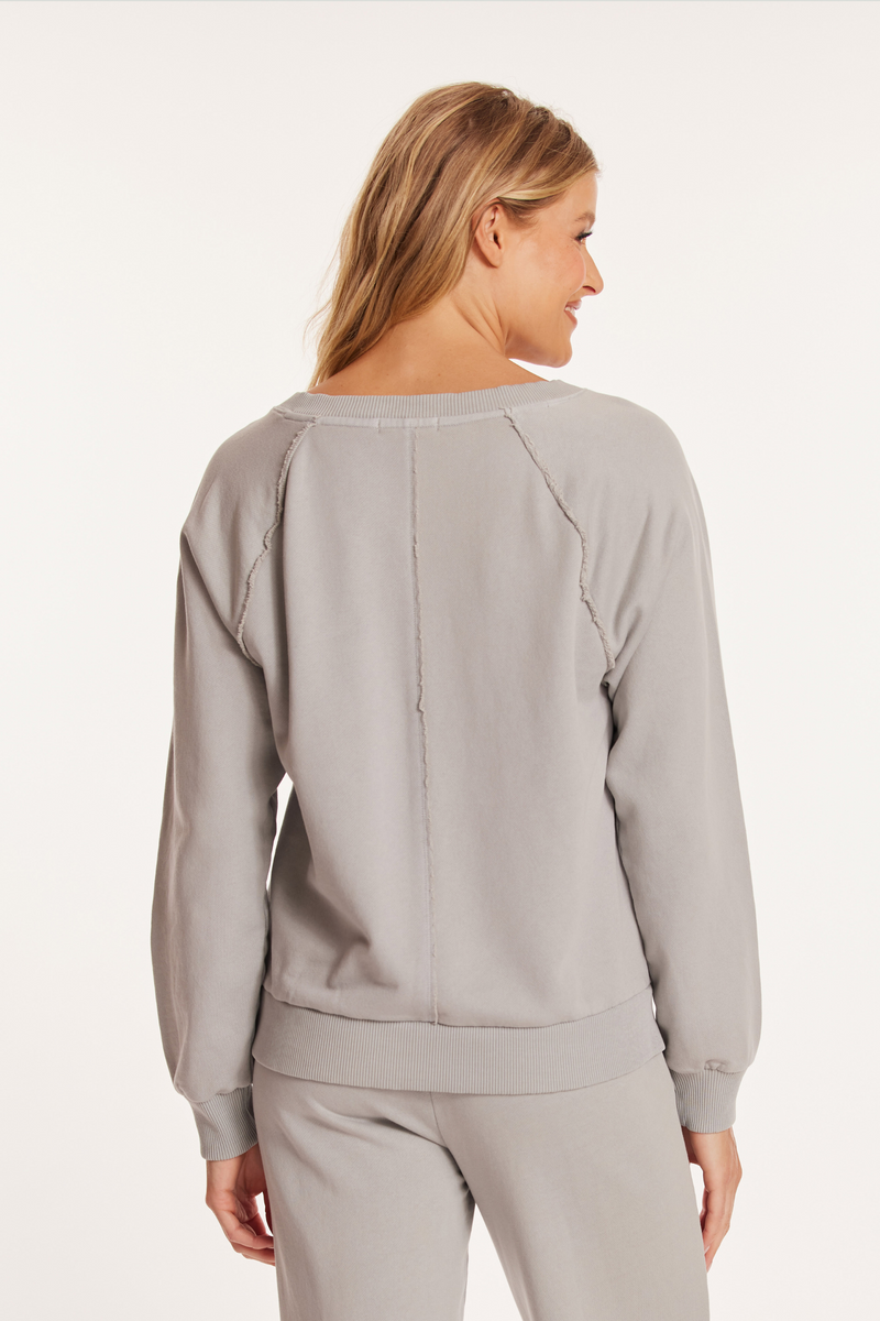 L/S Raw Edge Detail Sweatshirt