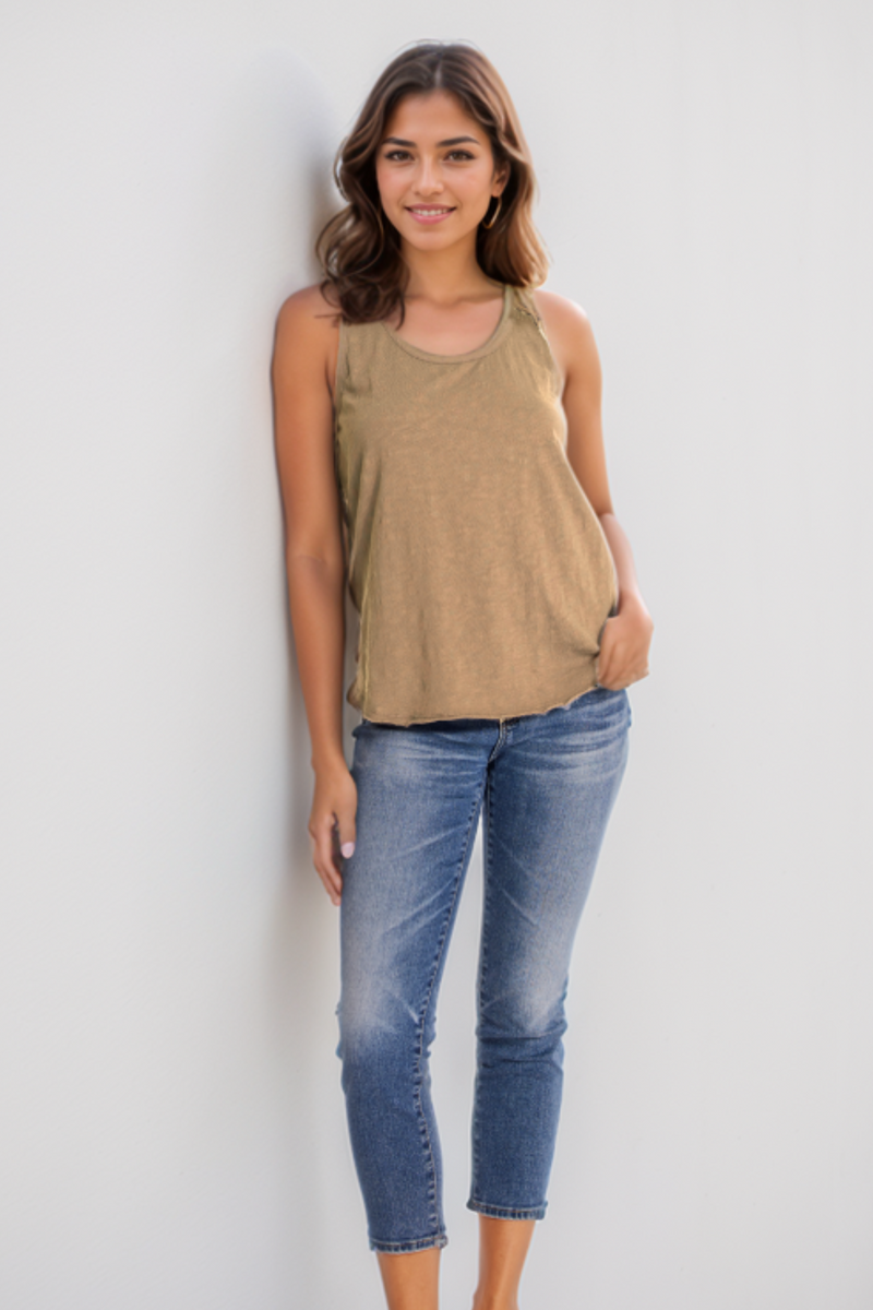 Curve Hem Slim Scoop Neck Tank