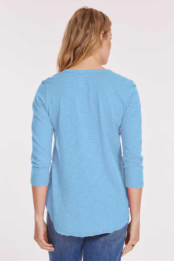 3/4 Sleeve V-Neck Tee w/ Curve Hem